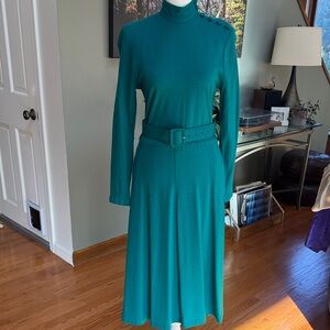 Vintage 100% wool green Long Sleeve Dress sz 2 made in USA